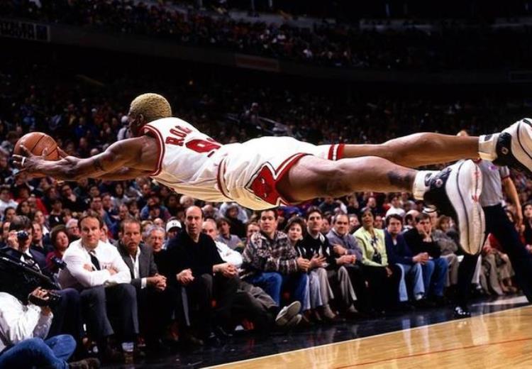 艾弗森破产?「盘点NBA四大破产球星艾弗森败光154亿坎普养7个孩子」