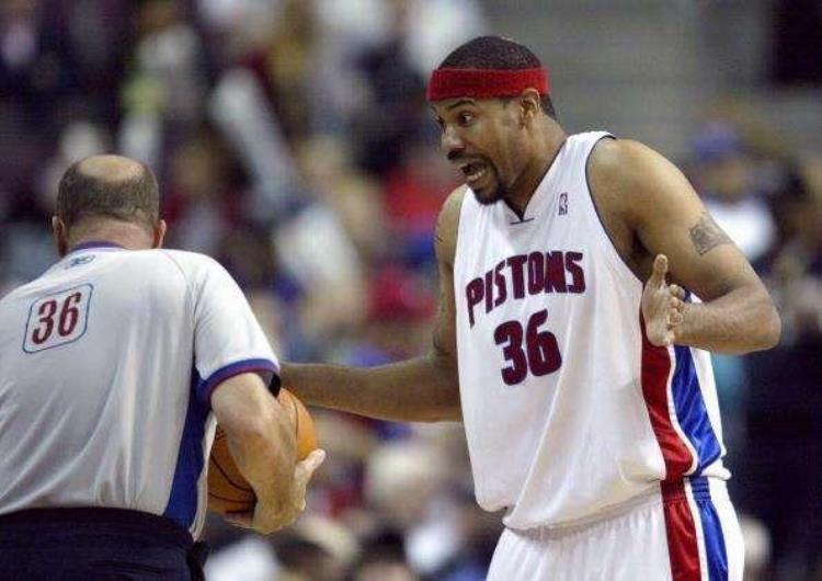 NBA历史十大暴脾气球星勇士3人上榜巴克利329次技犯历史第一