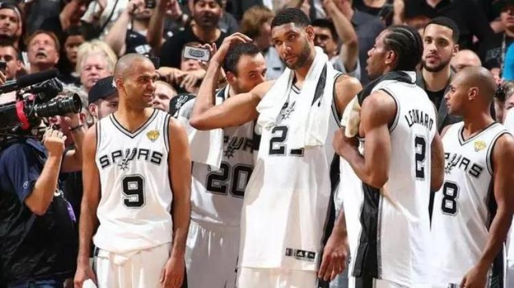 nba冠军历届冠军一览表「近20年NBA历届总冠军一览热火湖人平分秋色勇士独占鳌头」