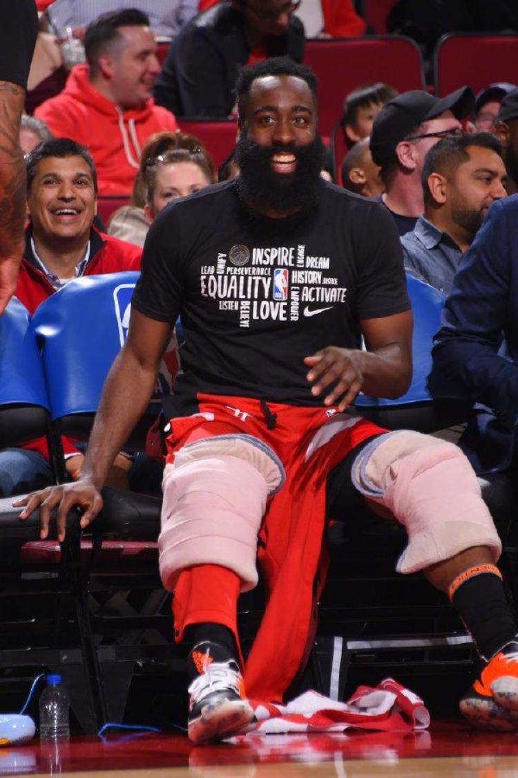 NBA与NB合作伦纳德宣传片弹钢琴没想到你是这样的机器人