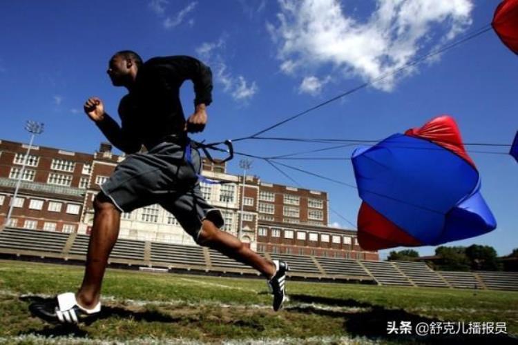 NBA十大奇葩训练库里蒙眼演绎极致技巧詹姆斯抬轮胎展现怪力