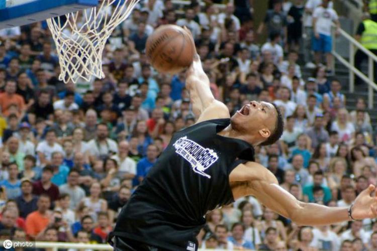 nba退役时年龄最大的球员「NBA现役球员中哪几个最有可能打到44岁退役有两个希望最大」