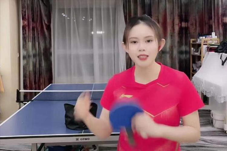 美女小韩老师讲乒乓球基本功反手攻球小秘诀之一手腕回勾绷紧