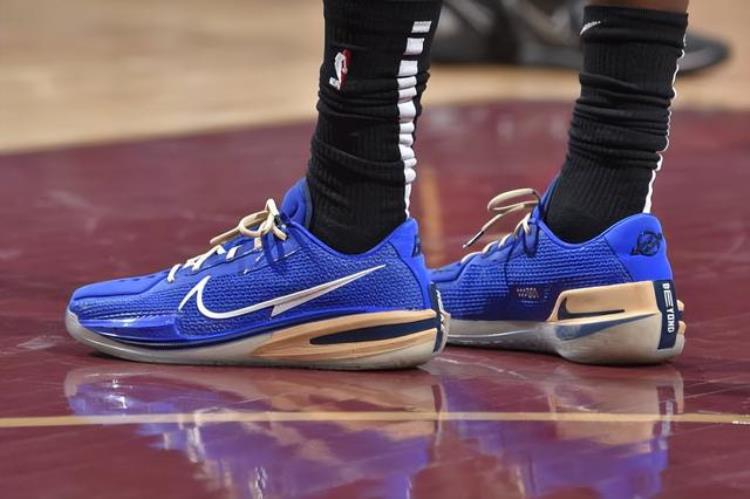 NBA球员上脚克莱穿KT8锦鲤安踏球鞋又多又帅