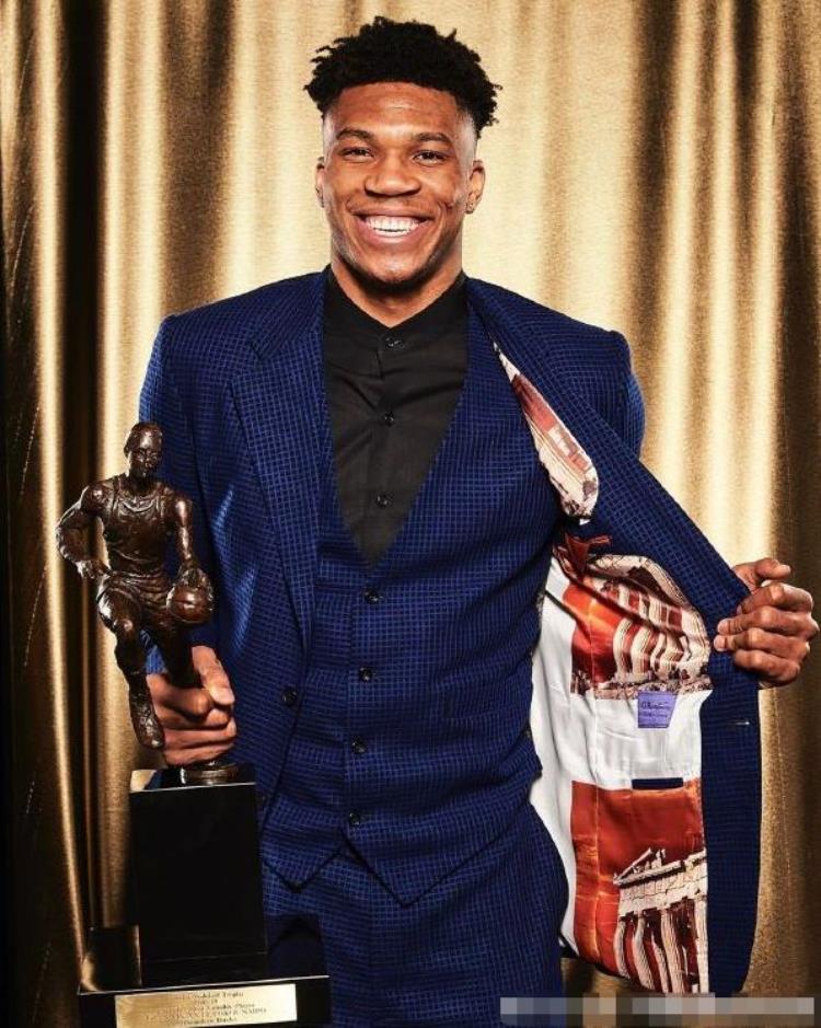 NBA与NB合作伦纳德宣传片弹钢琴没想到你是这样的机器人