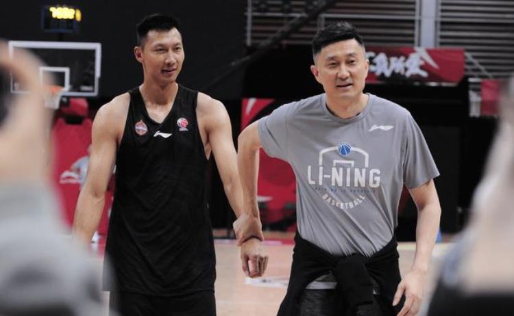 乔尔杰维奇抵达中国采访评价易建联周琦将带队参加世界杯