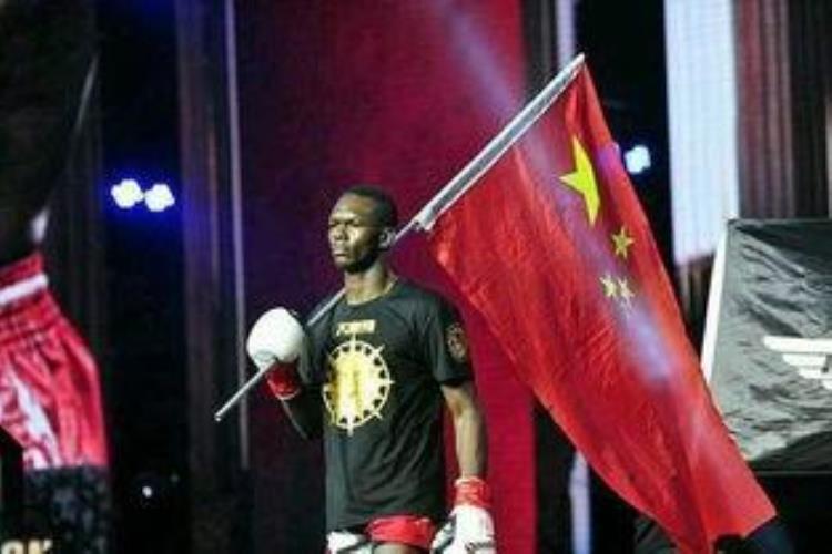 我国拳击手被打死「NBA状元同姓拳手狂言睡遍中国姑娘中国拳手将其打到骨折」