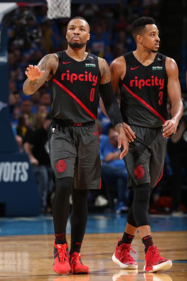 nba球员太太团「长相普通也能进NBA太太团5大超巨4人妻子不好看贤妻良母吃香」