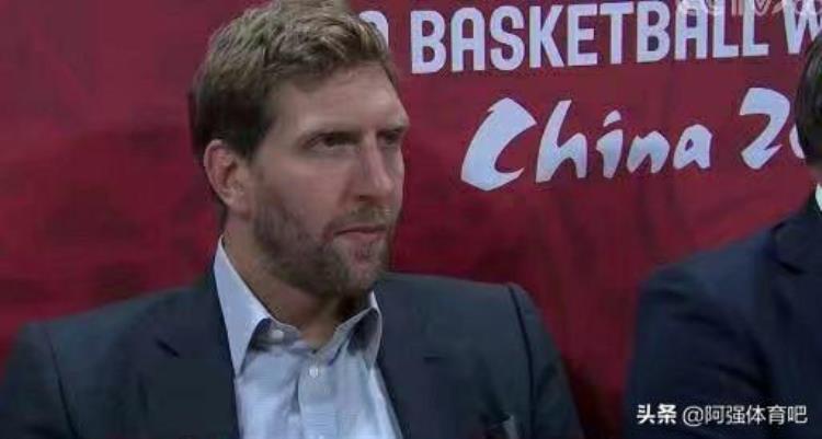 世界杯中国队球员「聚焦世界杯中国队首场比赛场边众多大牌一NBA球星穿中国队服」