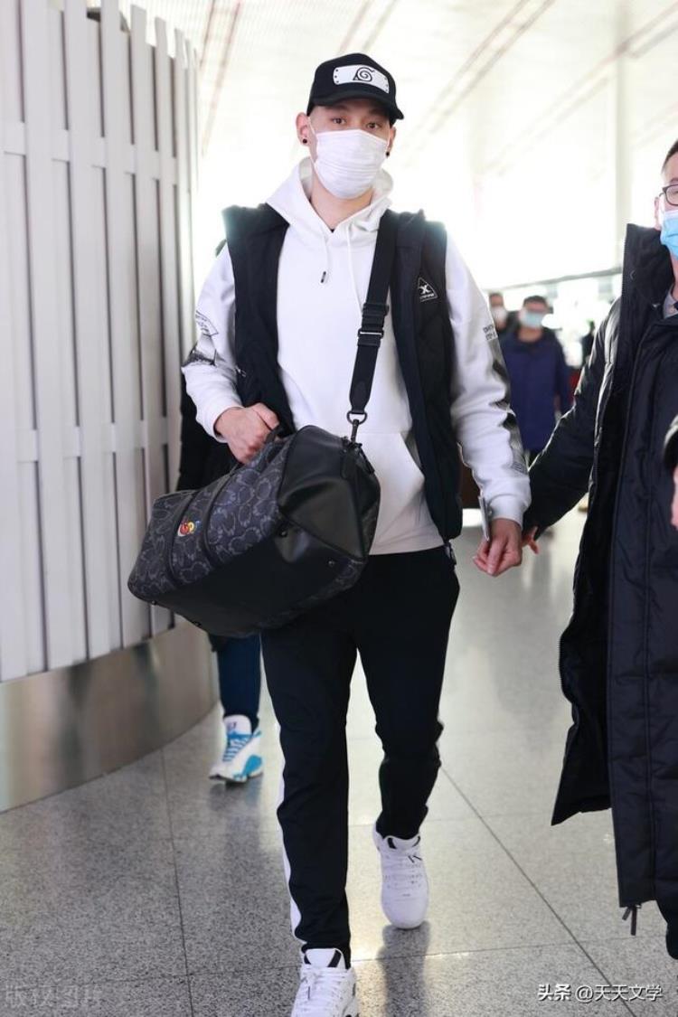 NBA难觅一席之地,林书豪想回归CBA了「闯荡CBA赛场的NBA球员林书豪我仍然如此热爱篮球希望走上赛场」