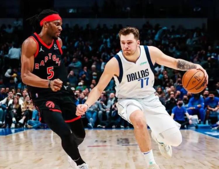 最强nba撤步投篮「一脚定乾坤盘点现役NBA五大后撤步高手出其不意攻其不备」