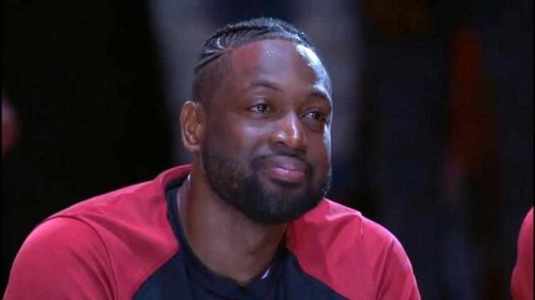 NBA球衣退役仪式「这是NBA历史最激情的球衣退役仪式那怒吼尘封了三巨头的回忆」