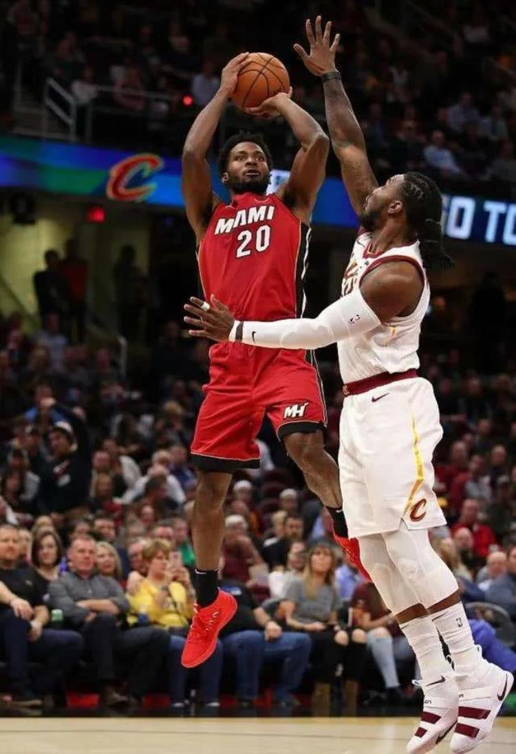 nba现役左手将「现役NBA前15左手天才投篮手上」