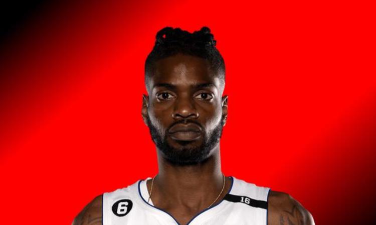 湖人官宣签下2米11中锋「身高2米11曾经的NBA状元热门非顶薪不续约如今又要被交易了」