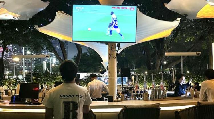 世界杯踢热深圳夜经济酒馆氛围感拉满