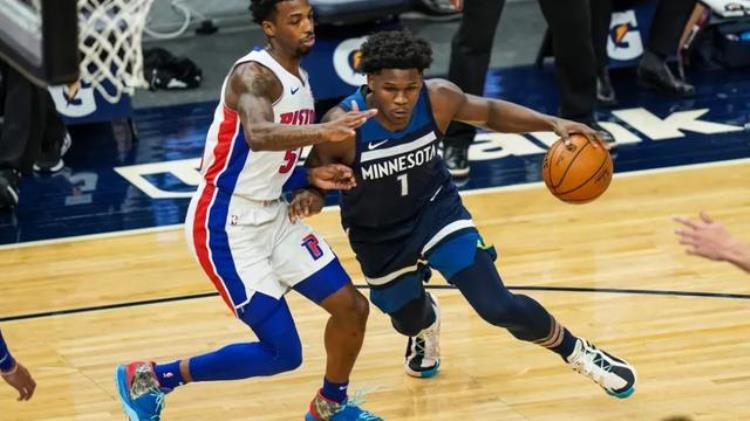 库里进步最快球员「NBA现役前十突破高手库里第二詹姆斯居尾欧文排名下跌」