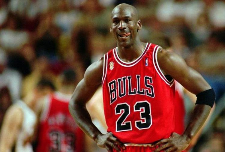 乔丹多少年「NBA官网评1990年代重大时刻乔丹只手遮天」