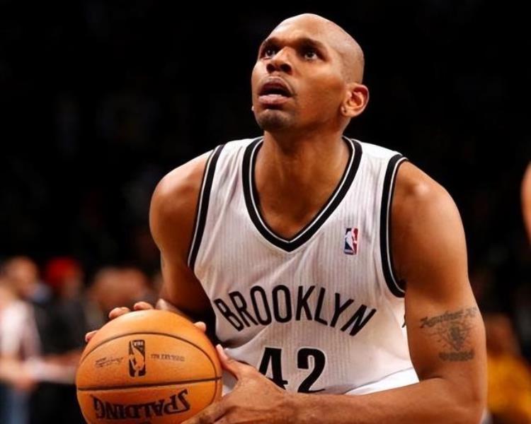 威少不会三分「美媒盘点NBA最不擅长三分球的十大后卫威少即将跌破三成」