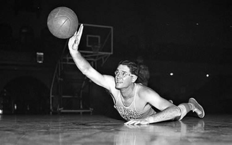 奥尼尔中锋历史排名「NBA历史10大最伟大的中锋奥尼尔仅第4榜首之人生涯砍38387分」