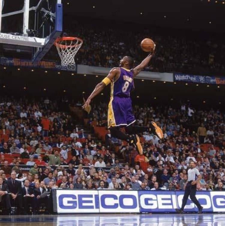 科比·布莱恩特传记「NBA球星列传一一科比布莱恩特之倚天屠龙记」