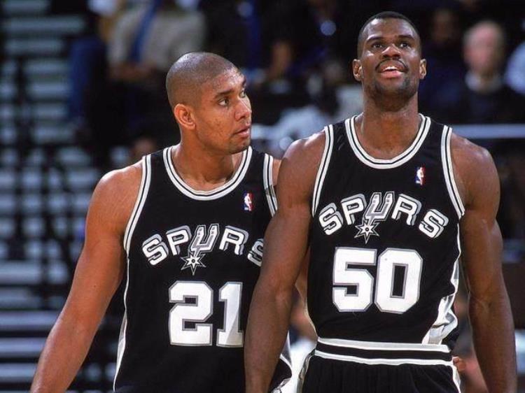 NBA双塔组合「NBA历史上实力最强的4个内线双塔组合其中5人得过总冠军」