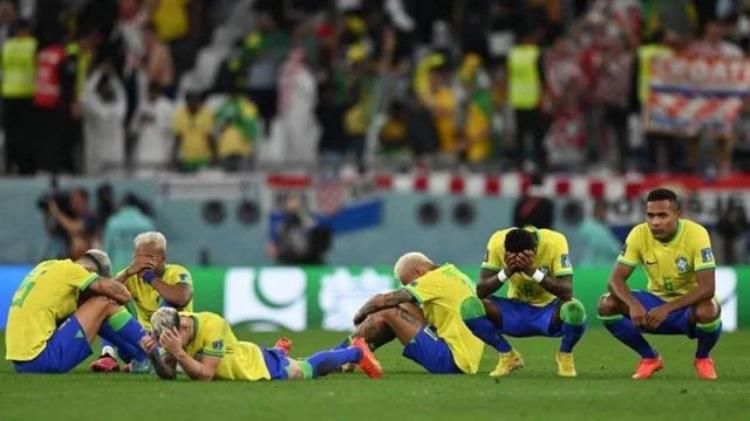 世界杯出局别让内马尔背锅了貌合神离的巴西队犯了三个错误