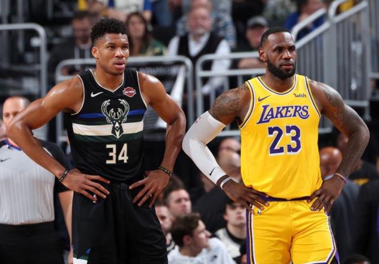 当年热火三巨头的阵容「当年热火三巨头阵容相当于NBA现役哪3位球星抱团」