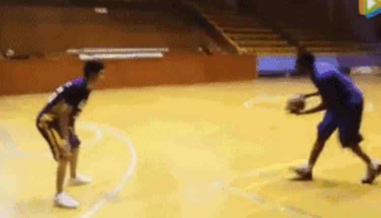 nba后卫过人集锦「NBA现役后卫5大过人秘籍欧文100种过人精选之一哈登连环胯下」