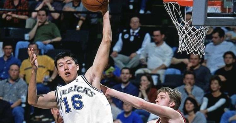 王治郅什么时候进入NBA「中国球员登陆NBA坎坷之路王治郅修改年龄姚明被逼差点退役」