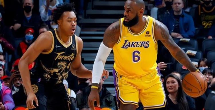 NBA最佳新秀嘲讽詹密舔狗遭詹皇砸头一直记恨承认是科比球迷