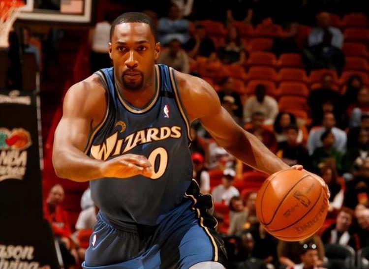 选秀顺位最低的mvp「低顺位到两届MVP盘点NBA进步最快的十大球星莫欺少年穷」
