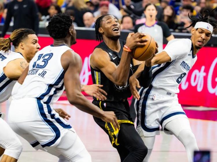 体育篮球nba常规赛勇士战胜灰熊队「体育篮球NBA常规赛勇士战胜灰熊」