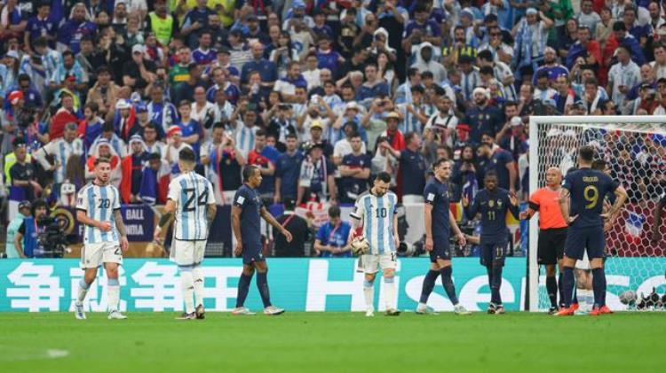 阿根廷世界杯决赛梅西哭了「世界杯2球闪击阿根廷13分钟狂飙梅西点杀天使落泪」