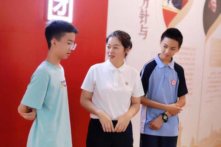 他会打乒乓球也会打篮球「假如姚明一边打篮球练乒乓球又踢足球他还会成为扣篮高手吗」