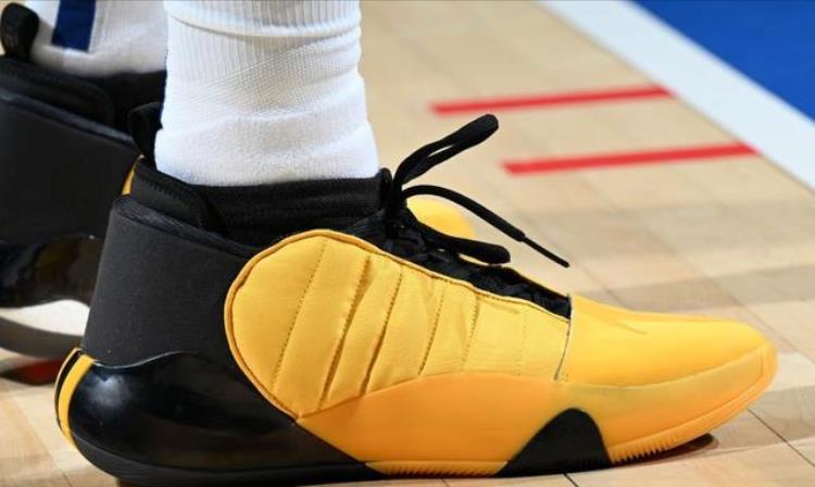 cj麦科勒姆穿什么球鞋「NBA球员上脚麦科勒姆穿CJ2兔年中国球鞋真的帅」