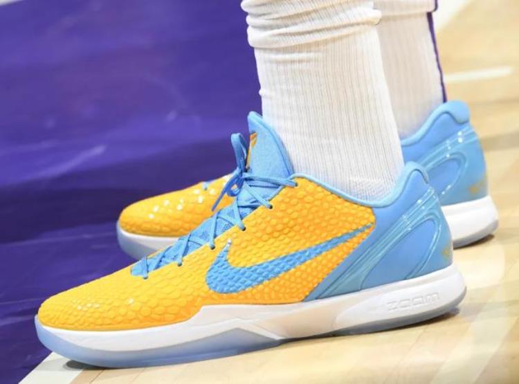 德罗赞穿科比鞋「NBA球员上脚德罗赞2双科比战靴匹克和李宁的球鞋都有」
