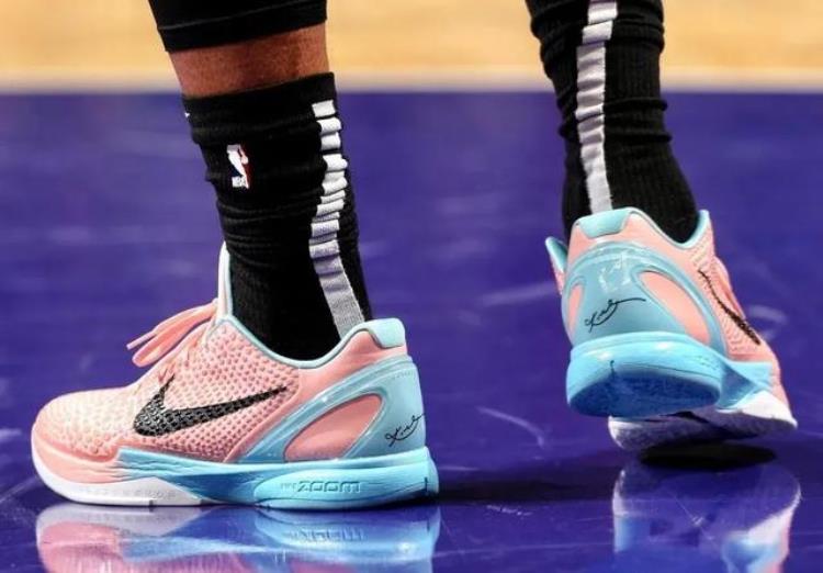 德罗赞穿科比鞋「NBA球员上脚德罗赞2双科比战靴匹克和李宁的球鞋都有」