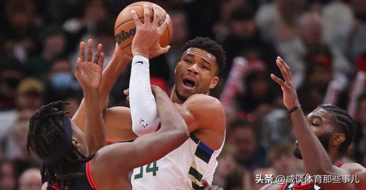 字母哥职业生涯场均数据「这是啥神仙数据场均48176字母哥生涯新高NBA迎来刷分时代」