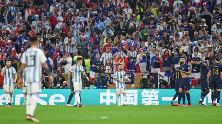 世界杯2球闪击阿根廷13分钟狂飙梅西点杀天使落泪