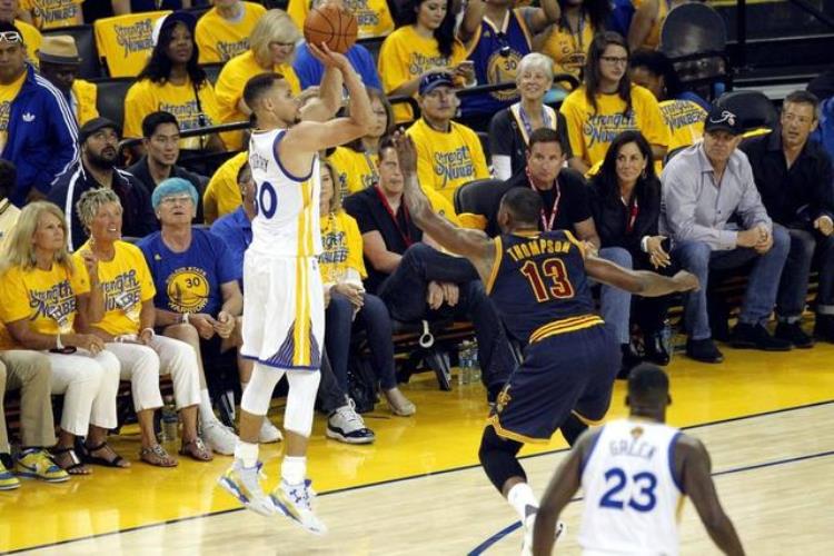 库里是不是最强的射手「美媒评选NBA各个领域最佳球星最强射手库里最强球员无争议」