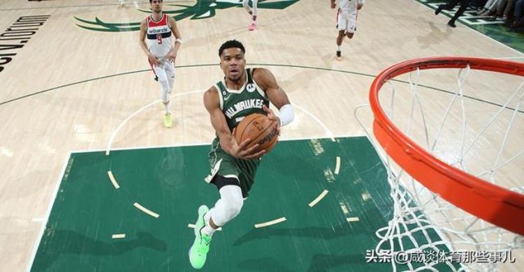 字母哥职业生涯场均数据「这是啥神仙数据场均48176字母哥生涯新高NBA迎来刷分时代」