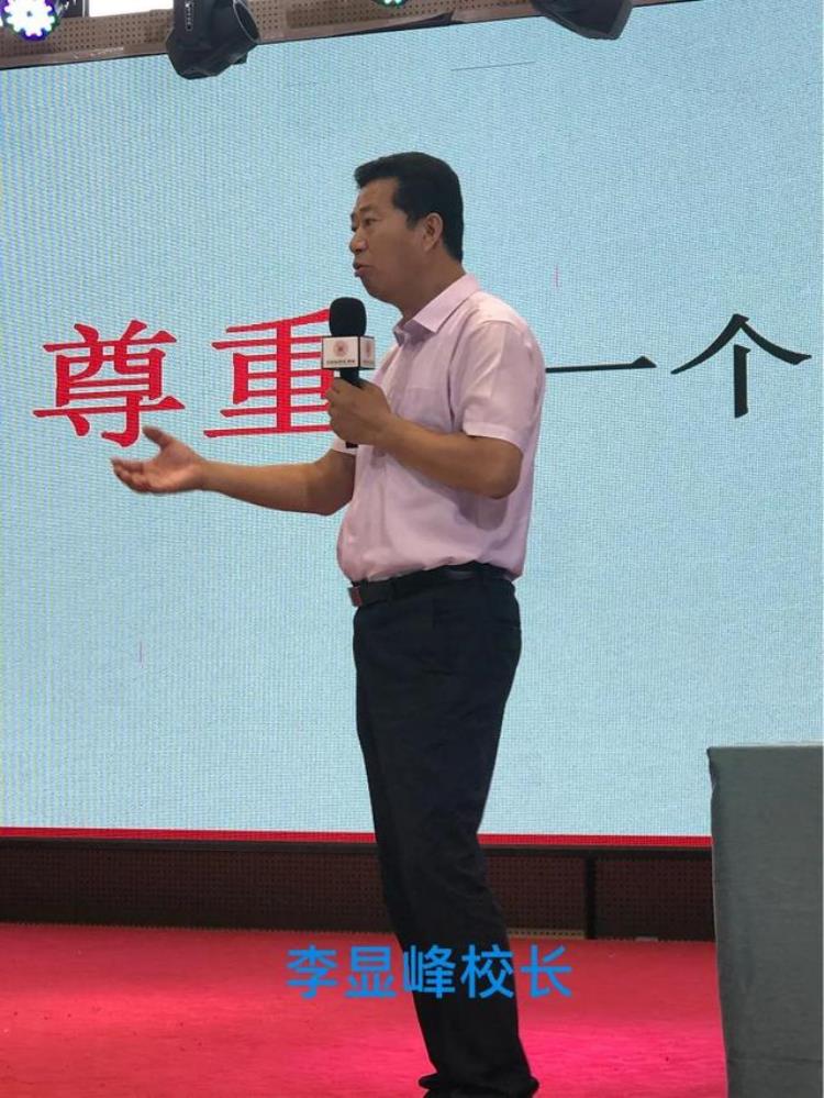 他会打乒乓球也会打篮球「假如姚明一边打篮球练乒乓球又踢足球他还会成为扣篮高手吗」