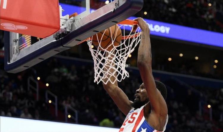 哈登和小卡谁厉害「NBA过去十年仅有四人算是超级巨星哈登小卡不够格第一无悬念」