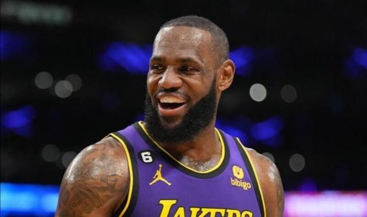 哈登和小卡谁厉害「NBA过去十年仅有四人算是超级巨星哈登小卡不够格第一无悬念」