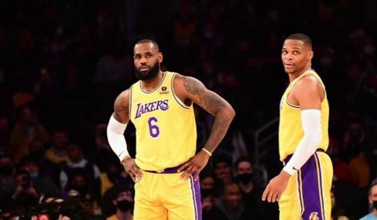 哈登和小卡谁厉害「NBA过去十年仅有四人算是超级巨星哈登小卡不够格第一无悬念」