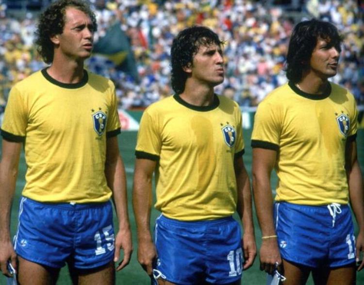 贝利之后巴西最伟大球员「巴西足球史上十大传奇球星小罗仅排第九球王贝利强到大气层」