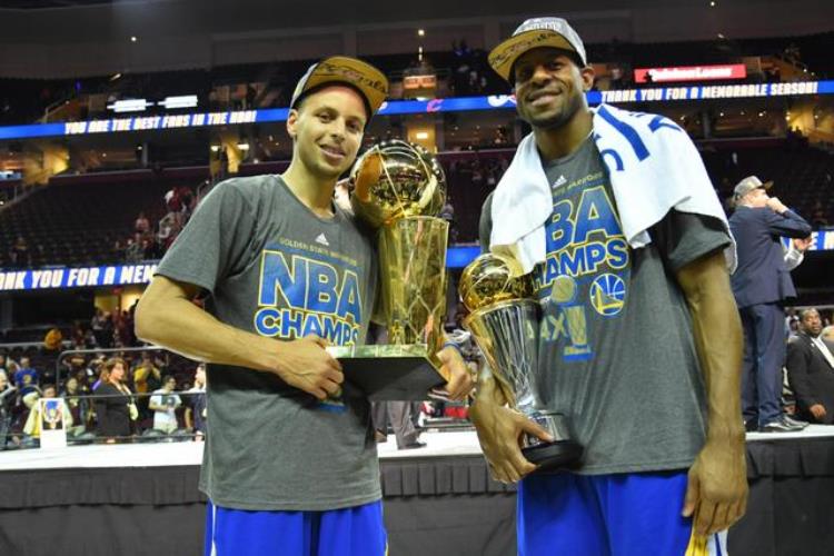 NBA15年总决赛球员数据詹姆斯场均35813288大战水花兄弟