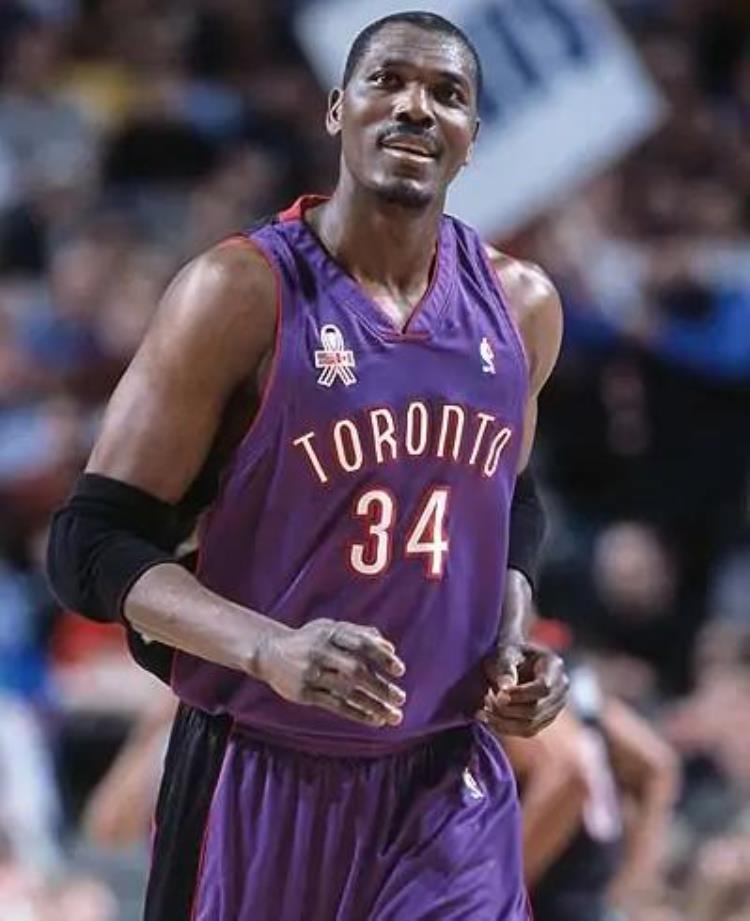 盘点NBA历史上十大中锋奥拉朱旺仅排第五大卫罗宾逊上榜