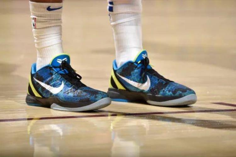 哈雷乔丹鞋「NBA球员上脚詹姆斯的里程碑战靴哈雷尔的2双狠鞋」