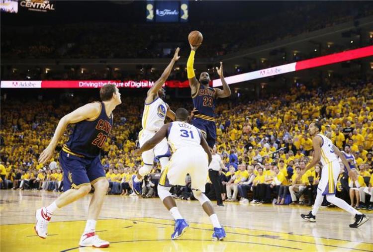 NBA15年总决赛球员数据詹姆斯场均35813288大战水花兄弟